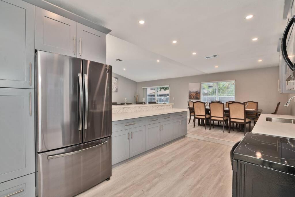 Spacious 4 Bedrooms, 2 Bathroom House With Pool Miramar Eksteriør bilde