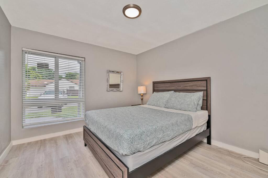 Spacious 4 Bedrooms, 2 Bathroom House With Pool Miramar Eksteriør bilde