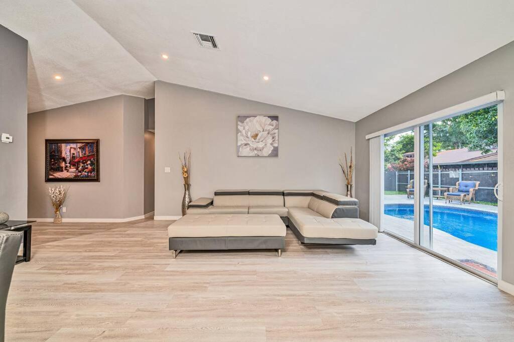Spacious 4 Bedrooms, 2 Bathroom House With Pool Miramar Eksteriør bilde