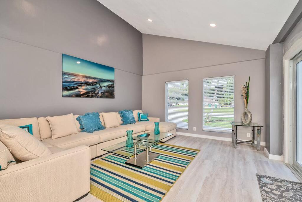 Spacious 4 Bedrooms, 2 Bathroom House With Pool Miramar Eksteriør bilde