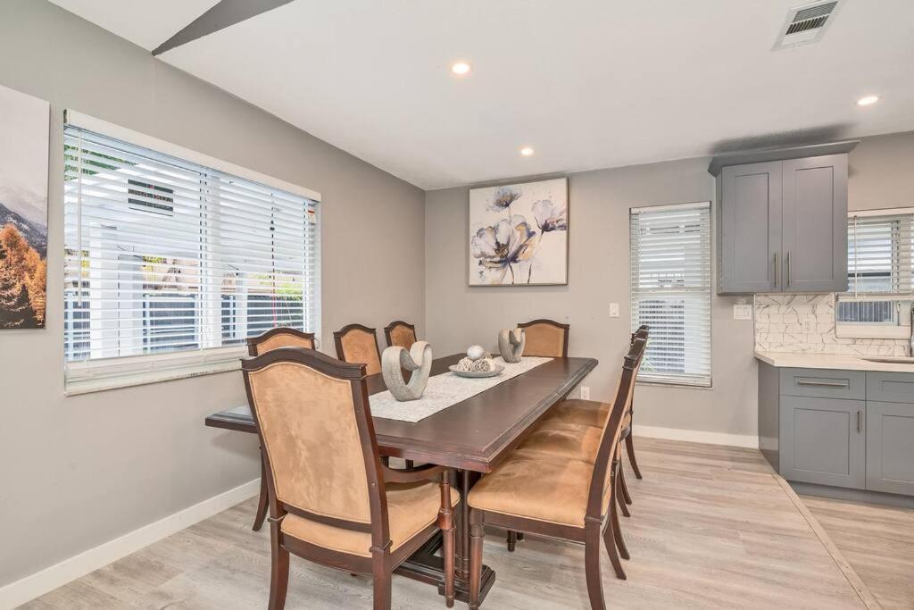 Spacious 4 Bedrooms, 2 Bathroom House With Pool Miramar Eksteriør bilde