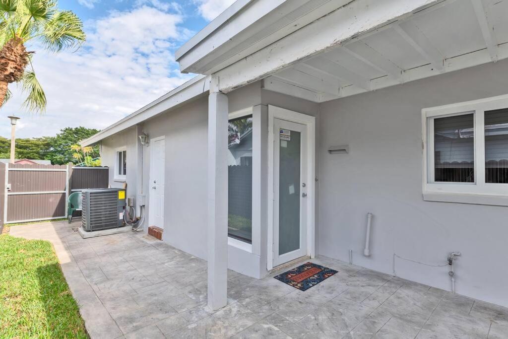 Spacious 4 Bedrooms, 2 Bathroom House With Pool Miramar Eksteriør bilde